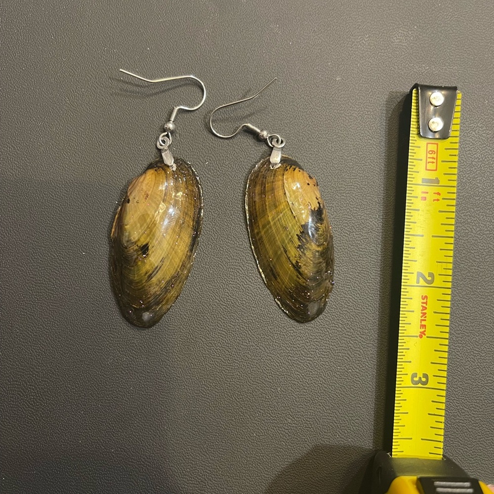 Purple shell earrings handmade - Picture 3 of 3